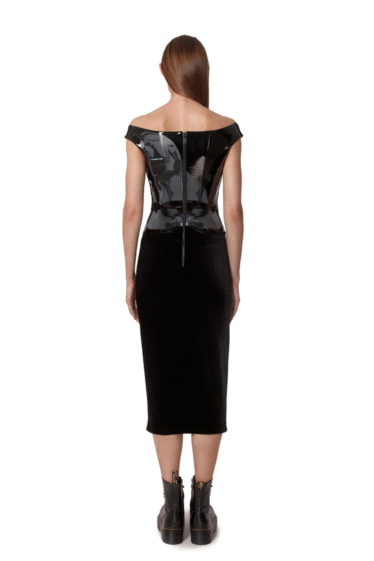 Dress for cross-planet alien receptions